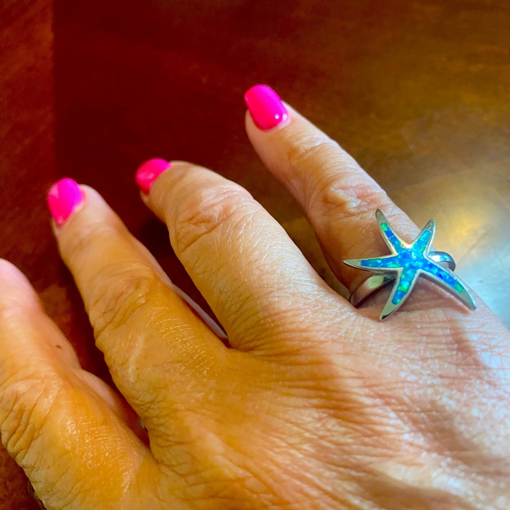 Sterling Silver Starfish size 5 1/2 ring never worn- opal inlay